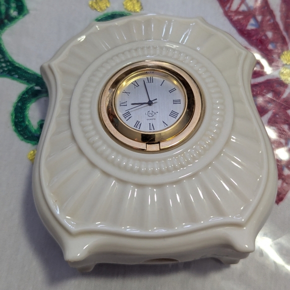 Lenox Porcelain Timely Traditions Fluted Deck Clock - Picture 1 of 4